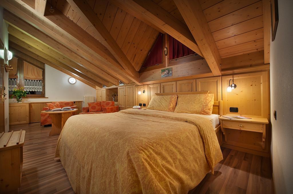 Steinbock B&B - Apartaments Livigno Cameră foto